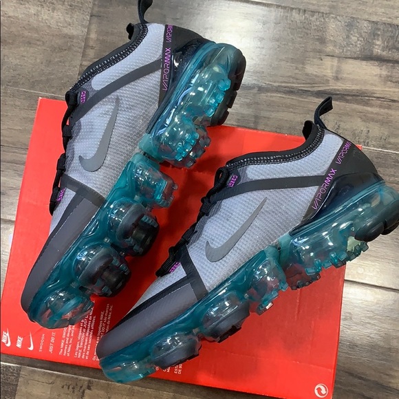 NIKE AIR VAPORMAX 2019 (GS) - Picture 11 of 16